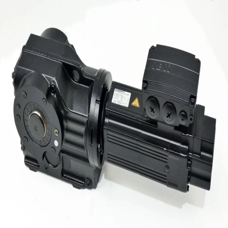

Новый оригинальный серводвигатель с редуктором PLC KA57/T CMPZ71M/BY/PK/AK1H/KK I=69.12 *Отличное предложение по выгодной цене*
