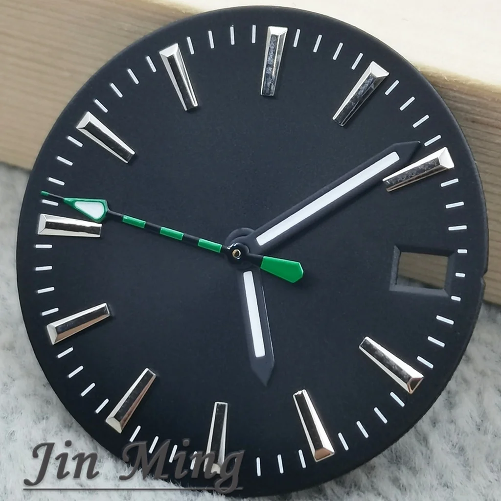 28.5mm High-Quality NH35 Watch Dial with Stripes, Simple Surface, Single Date Window, Aseptic Dial, Compatible with NH35/NH36/4R