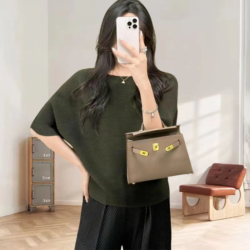 

Miyake Pleated Versatile Bat Sleeve T-shirt Female 2025 Loose Thin Simple Solid Color Pleats Blouse Casual Summer New Women