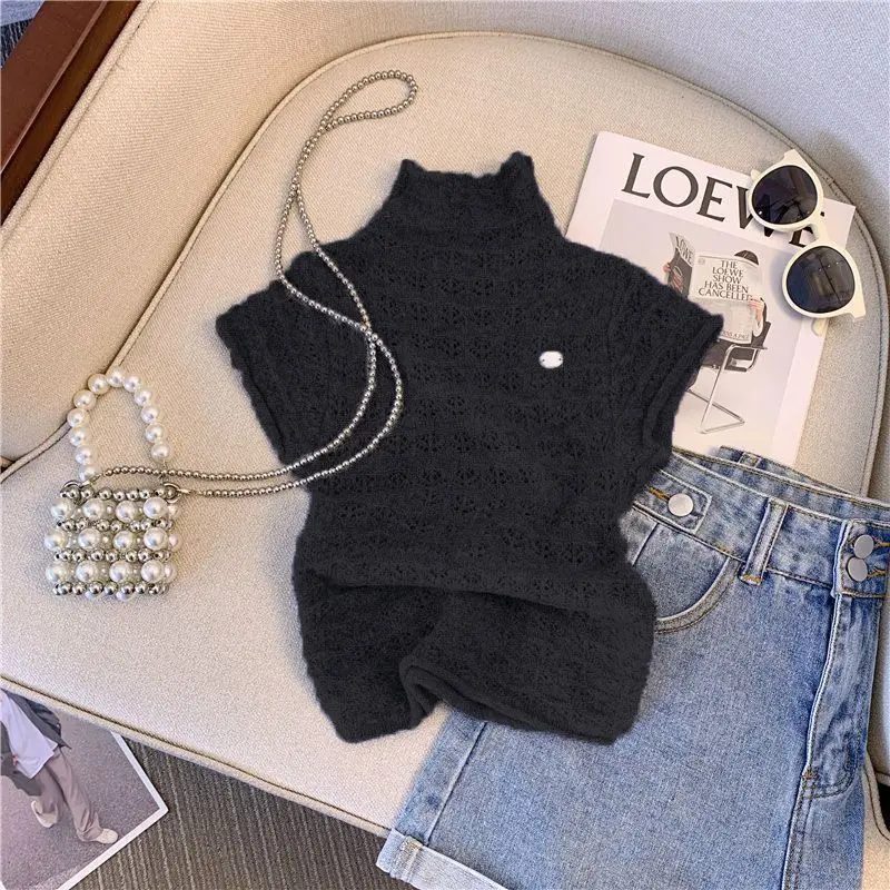 Summer 2023 New Short Cutout Short-sleeved Top Women\'s Trendy Design Sense Half-turtleneck Knit Vest T-shirt