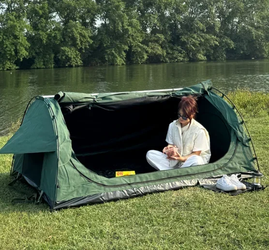 Military Green Ready-made Tent for Outdoor Use To Repel Mosquitoes. Suitable for 1-2 People.