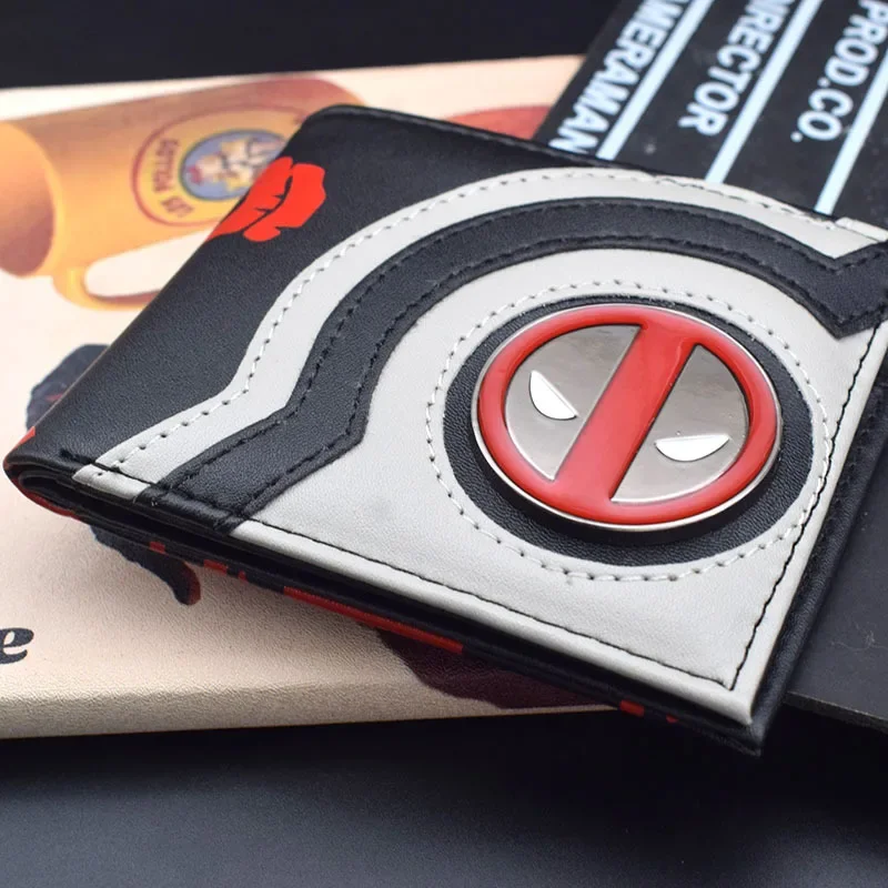 Nouveau portefeuille pliable Marvel Avengers figurines d'anime Deadpool dessin animé portefeuille en polyuréthane hommes Animation Cosplay porte-monnaie cadeaux d'anniversaire