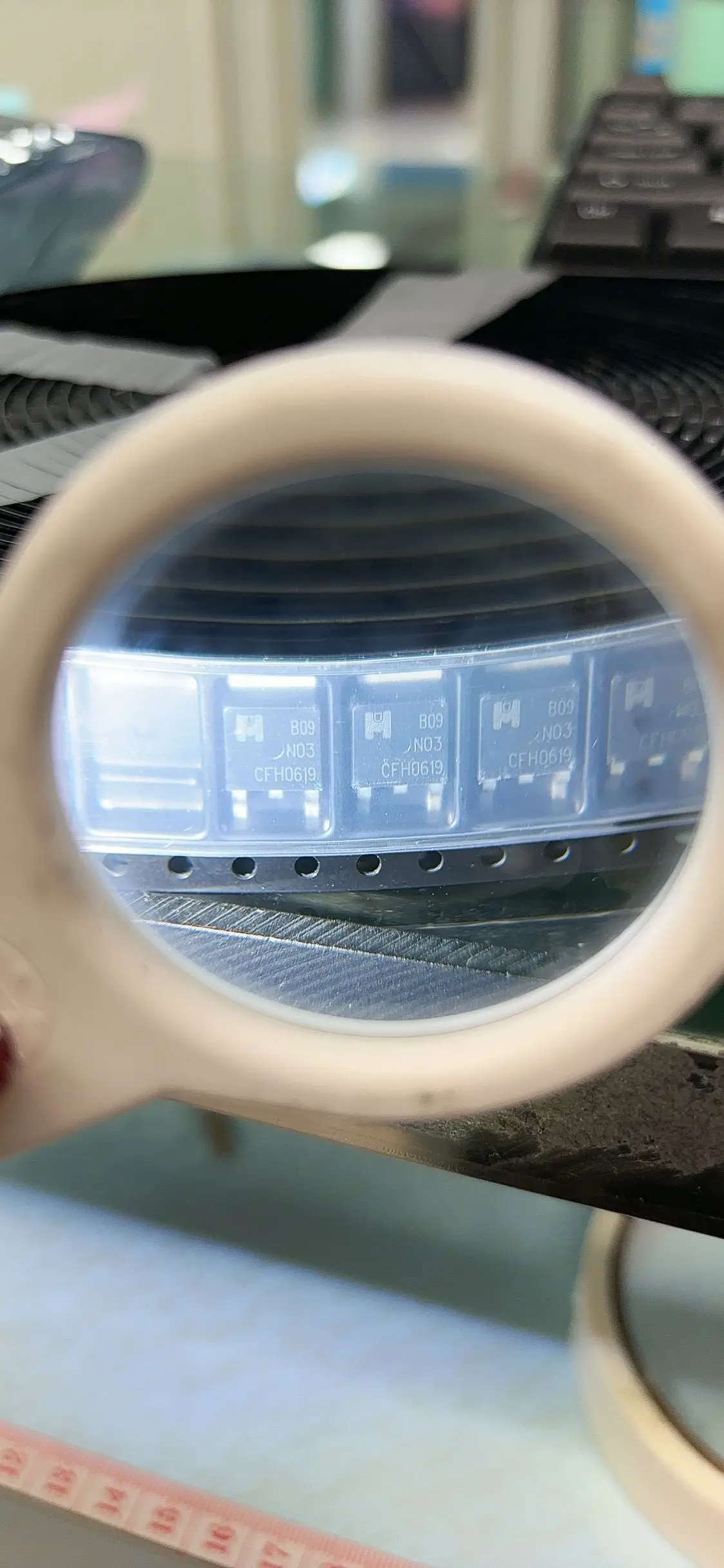 EMB09N03A Screen printing B09N03 patch TO 252 MOS FET