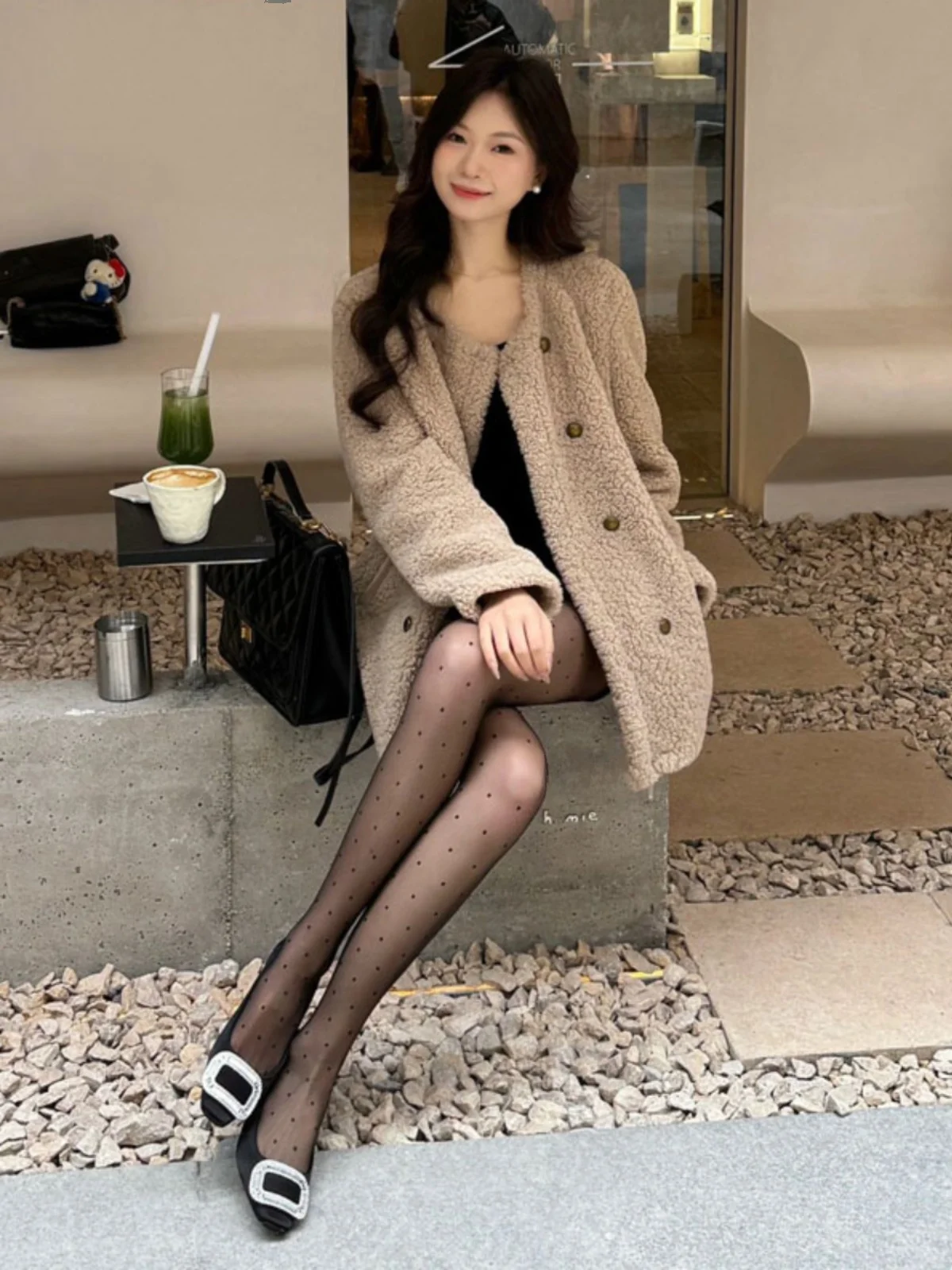

Lamb Fur Jacket Women's Loose Double-Breasted Thickened Retro Integrated Fur Cotton Coat Warm Long Sleeve round Neck Commute ...