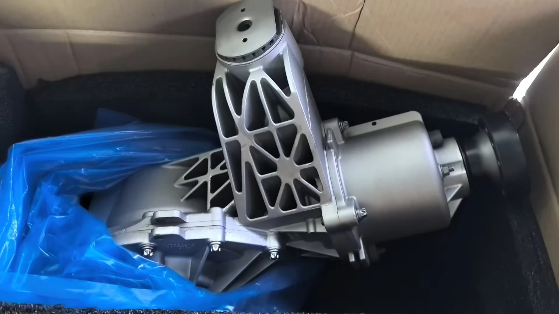 أنظمة نقل أخرى جديدة 42769817 حافظة تفاضلية لبويك إنكور