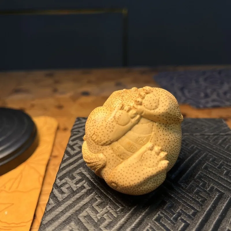 Bamboo carving Bamboo root carving Famous lion hand handle