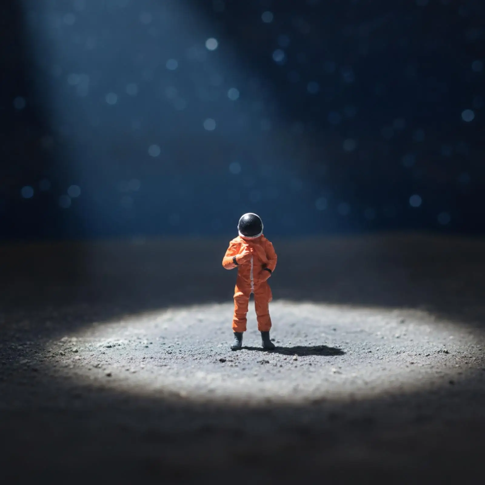 Articulated Style Astronaut Figure Resin Spaceman Statue with Realistic Surface Details for Model Maker Collection Display
