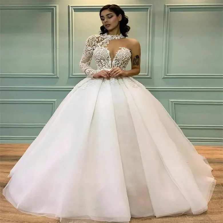 New Modern A-line wedding dress Bohemian long-sleeved one-shoulder beach chic suspenders Custom applique lace bridal gown