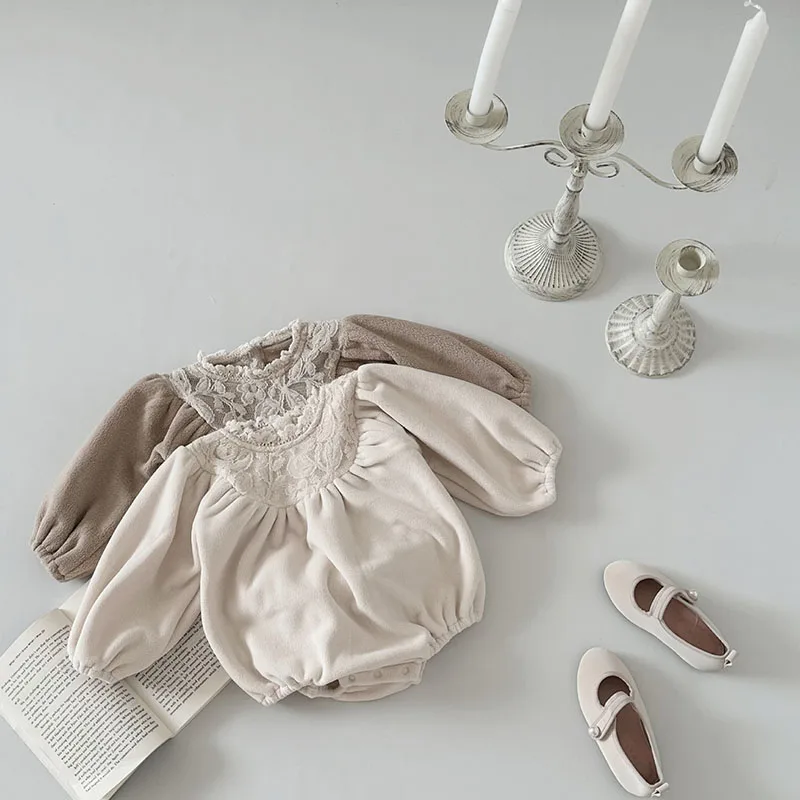 Milan cel Baby Bodysuit Puff ärmel Mädchen einteilige Spitzen kragen Kleidung