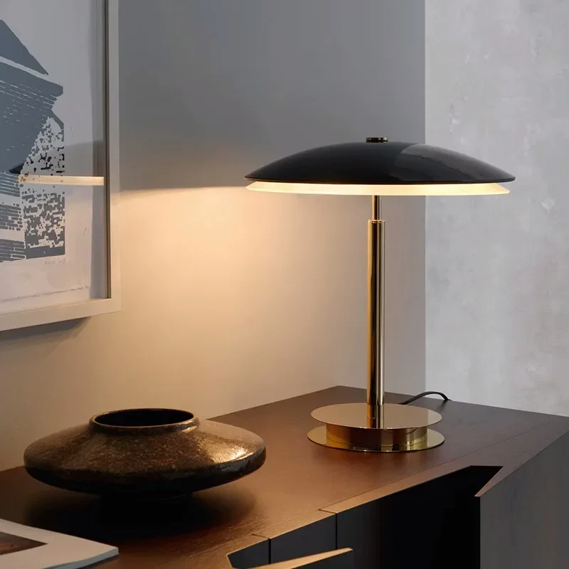 GHJUYIOL Nordic mushroom lamp minimalist designer bedroom bedside lamp decoration, high-end ins style light luxury metal black d