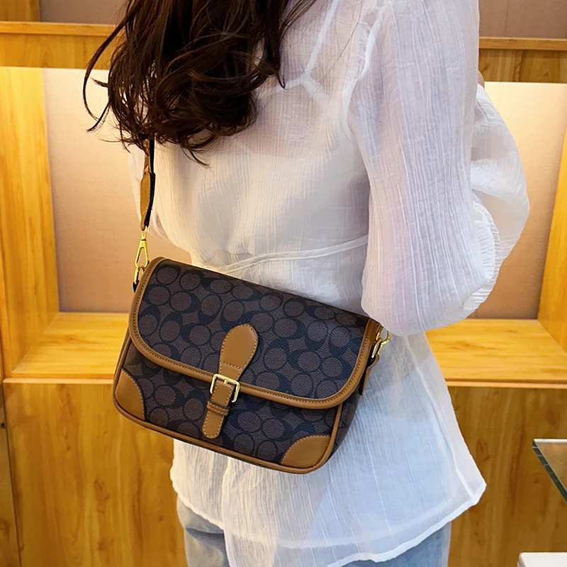 

Cute Luxurious Underarm Bag Exquisite Design Shopping Bag Modern Daily Use Attractive Versatile Campus Style Students Cross Body