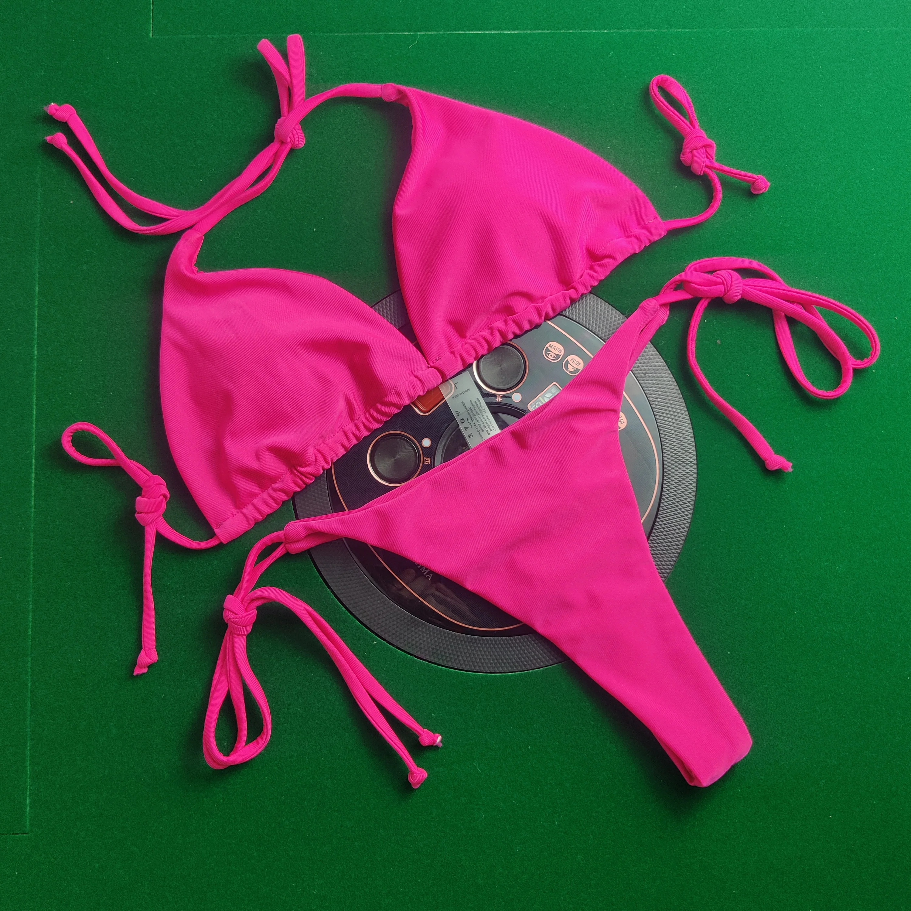 แฟชั่นยุโรปและอเมริกาเซ็กซี่ผูกเชือกบิกินี่สามเหลี่ยมชายหาดวันหยุดชุดว่ายน้ําสตรี