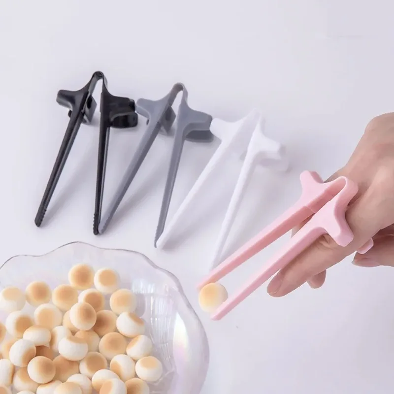 1PC Finger Chopsticks Game Player - Plastic Snack Holder Game Finger Cover Controller for Kids Training & Learning Tool
