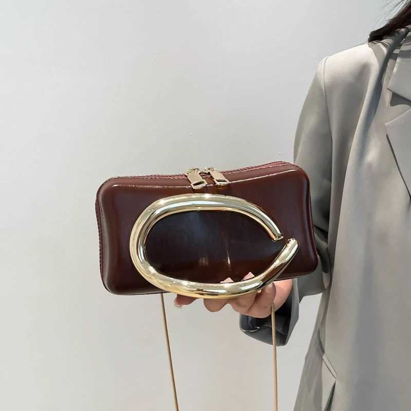 

Exquisite Fashion Famales Clutch Bag Luxury PU Glossy Texture Evening Bag Designer Chain Lady Handbags Party Dress Crossbody Bag