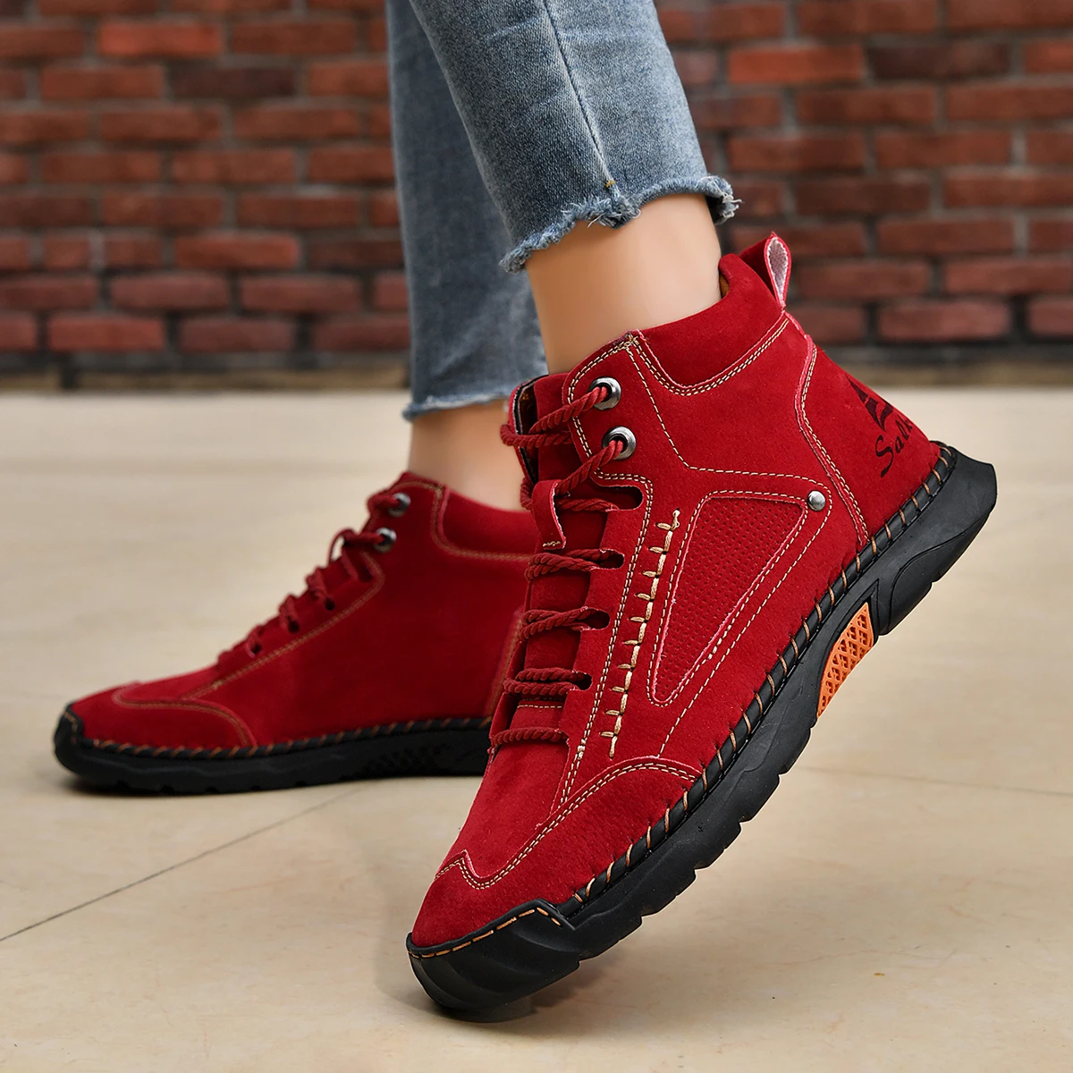 

New Women's Handmade Vintage Boots, Fashionable Lace-Up Solid Color Casual Boots, Couple Outdoor Boots, All-Season Outdoor Hiking Boots, Large Size Unisex Shoes