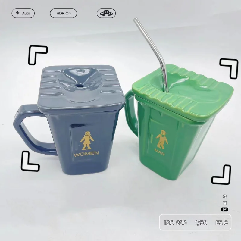 

New Arrived Trick Spoof Coffee Mug with Lid And Straw Toilet Shape Ceramic Water Cup Quirky Ideas Large Capacity Porcelain Cup