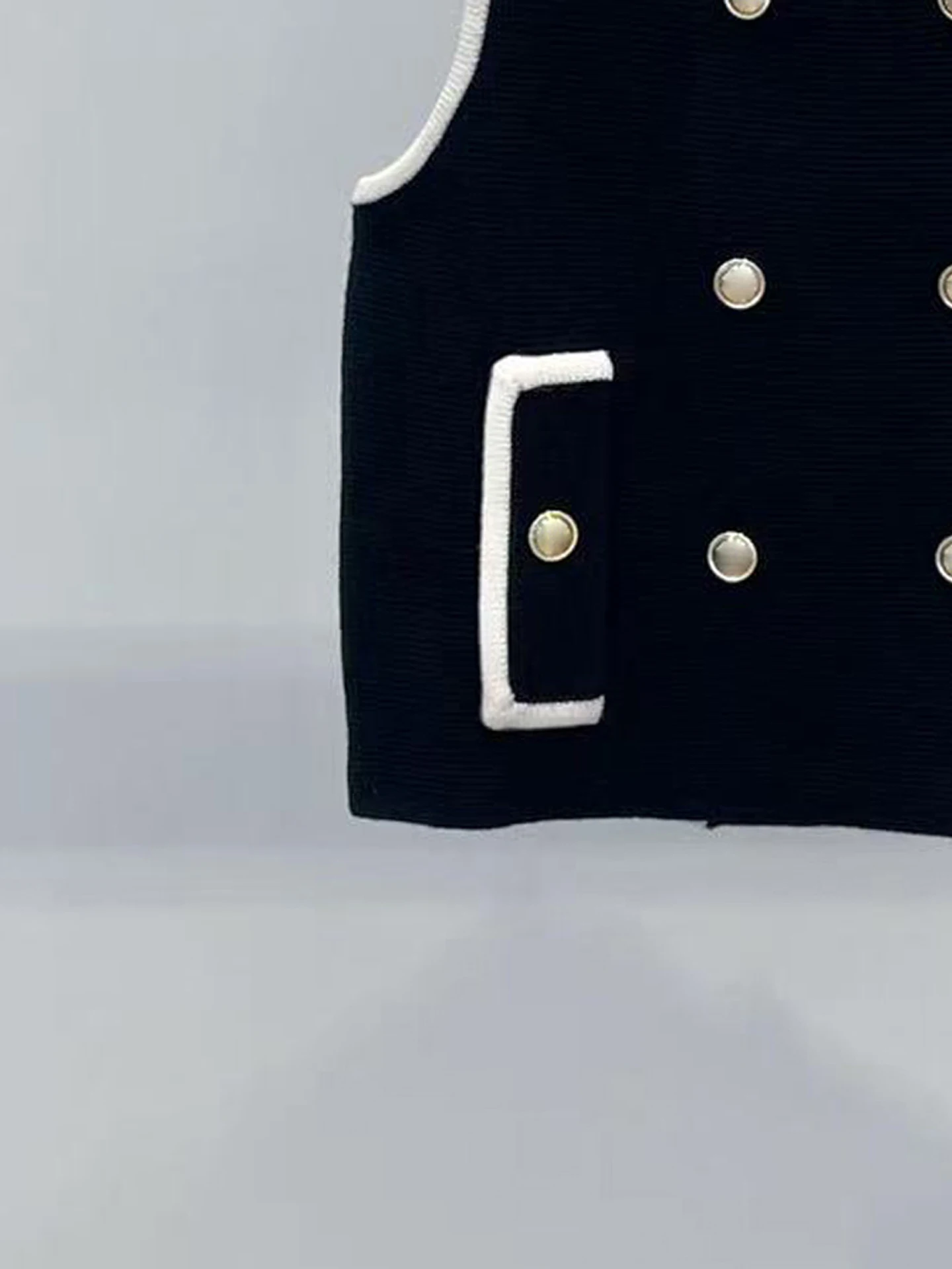 

M Home Nan You Высококачественный женский вязаный кардиган, жилет, топ с двойными пуговицами, длина, повседневная одежда, осень 2025 г.