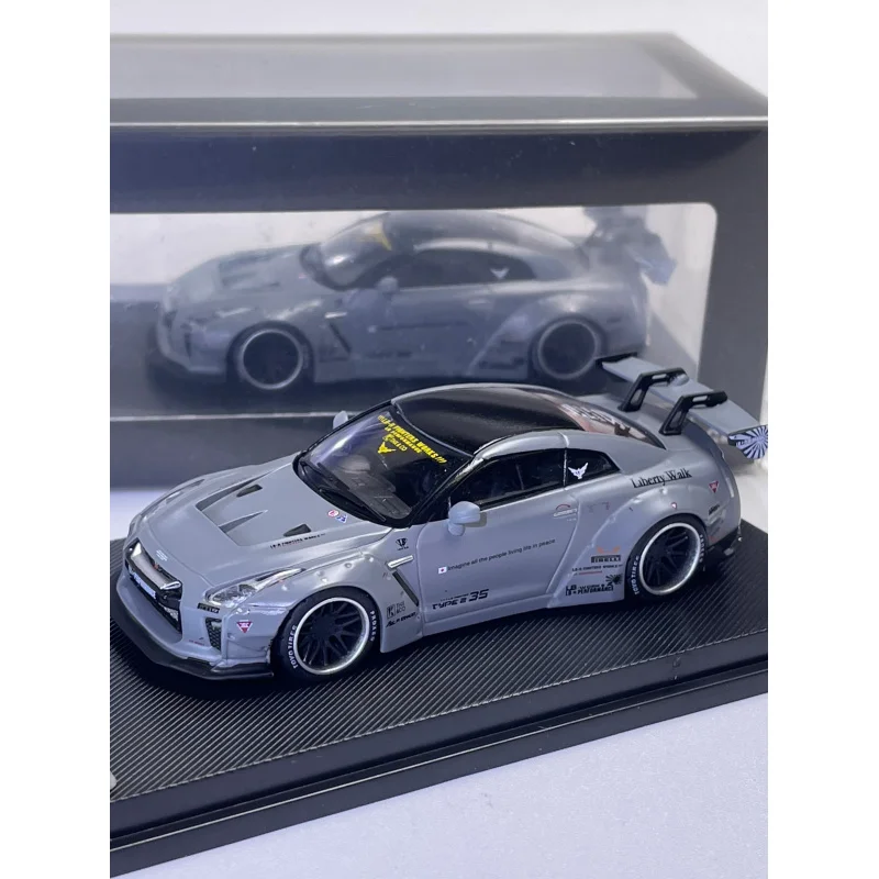 MC  GTR R35 Alloy 1:64 Car model Simulated decorative items Collector's grade Limited Edition The first choice for gift giving