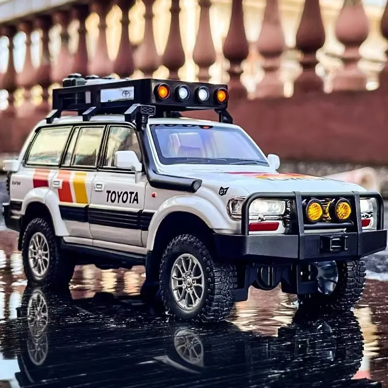 

1/24 Toyota Land Cruiser LC80 Alloy Car Model Diecast Metal Off-road Vehicles Car Model Simulation Sound and Light Kids Toy Gift