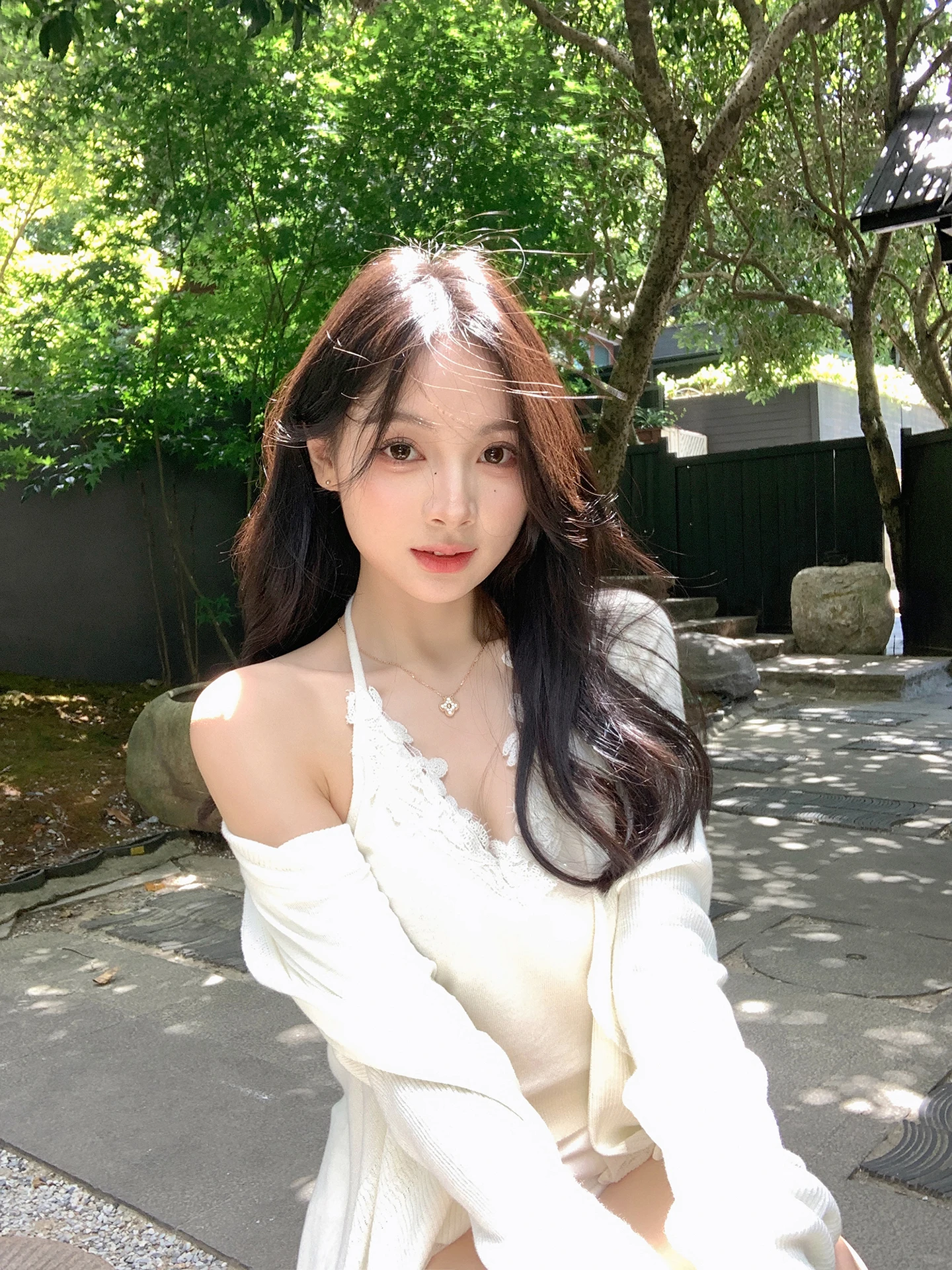 

Женский вязаный жилет ZhouYeye с нежным цветочным узором, базовая модель для ношения под одеждой, повседневный, однотонный, стандартный крой