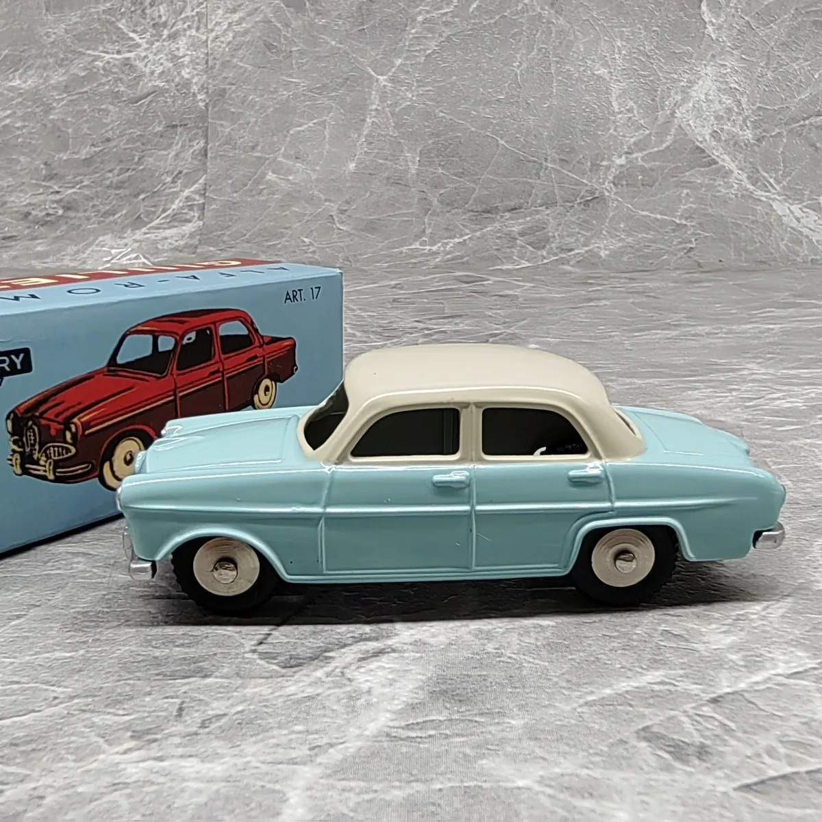 1:43 Alfa Romeo Giulietta Die-cast Model Car No Interior Die-cast Chassis