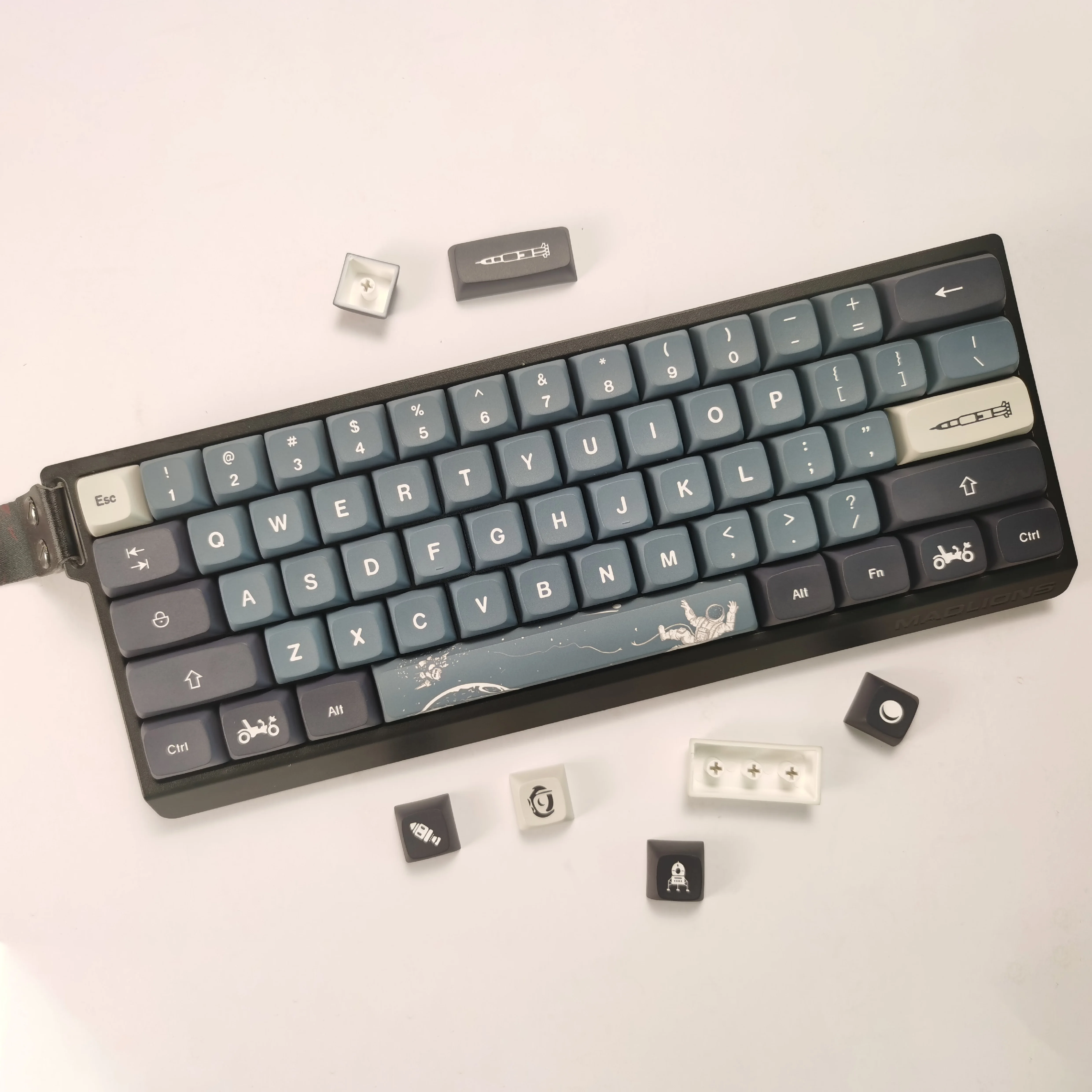 

XDA Profile Dye Sublimation Apollo Keycap Set 83 Keys PBT Keycaps for Cherry Gateron MX Switches Gaming Mechanical Keyboard