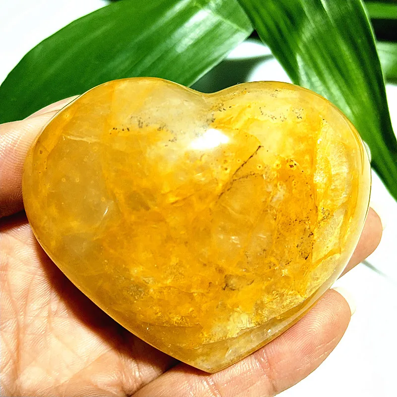 Natural Stone Yellow Blood Quartz Crysal Heart Symbolic Love Spirit Meditation Healing Feng Shui Crystal Room Decoration