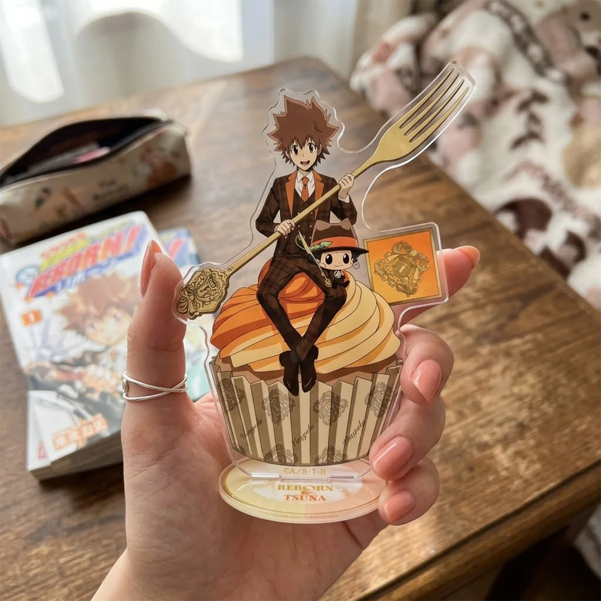 Anime Katekyo Hitman Reborn 15cm Cake Acrylic Stand, Otaku Gift, Tsuna Hibari, Handcraft Showcase Decor, Xmas Souvenir Keychain