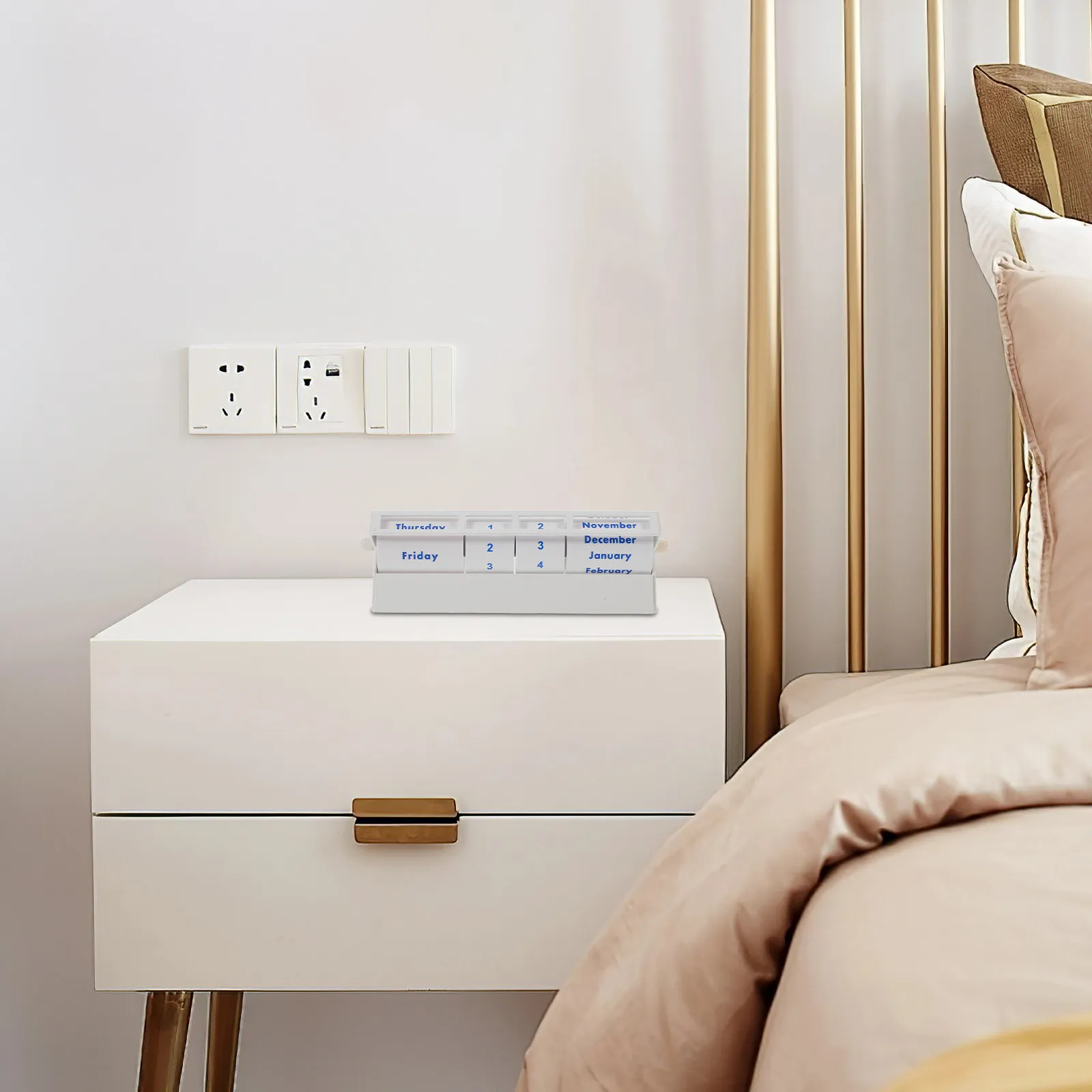 

Rotating Perpetual Calendar Wheel Manual Rotary Desk Calendar Reusable Metal Art Desktop Productivity Office Home Study Decor