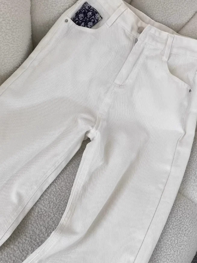 Jeans in denim a gamba dritta a vita alta da donna Primavera 2025 Nuova lettera Sle Splicing Pantaloni lunghi larghi a gamba larga Effetto dimagrante