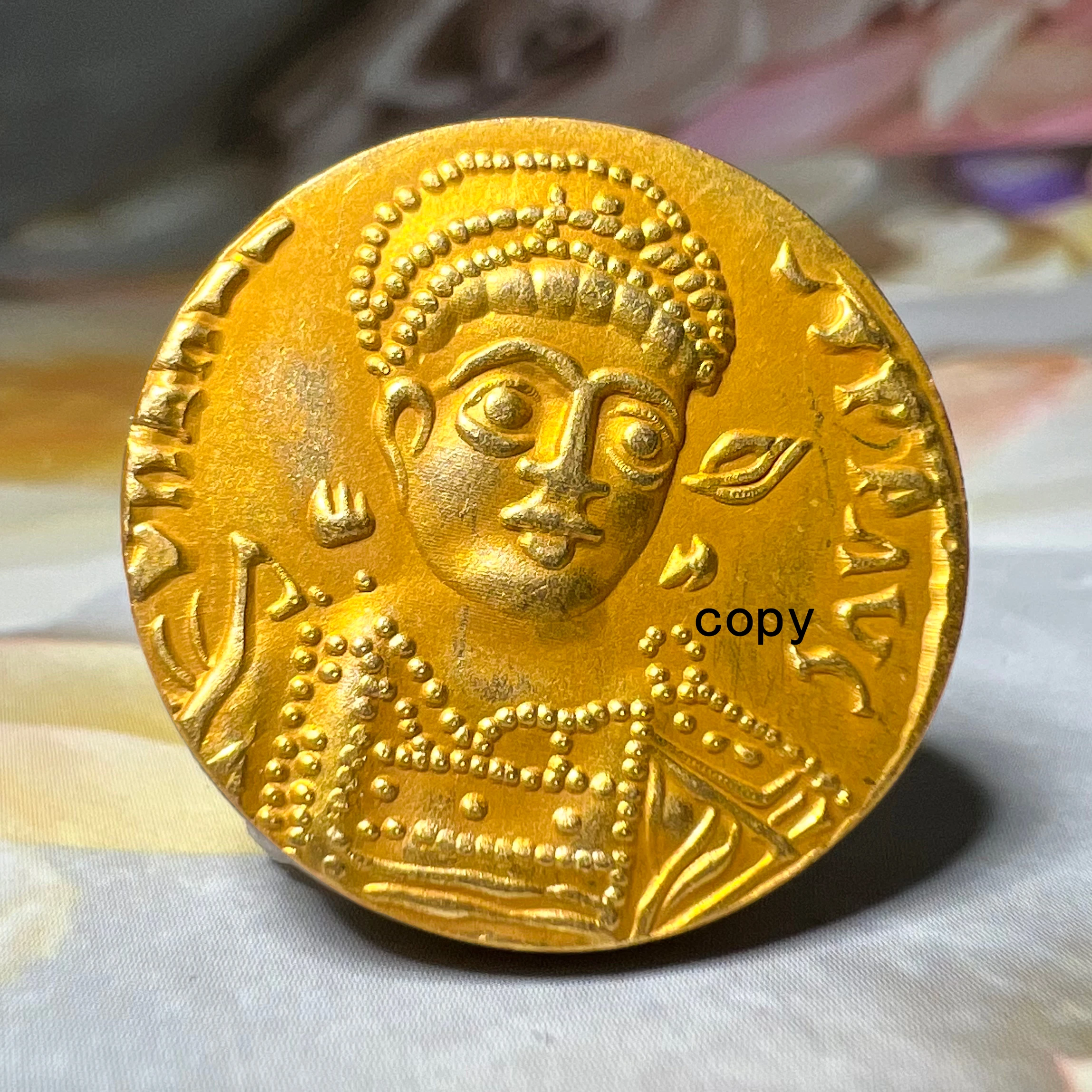 عملات البيزنطية للإمبراطورية الرومانية الشرقية هجر الفاظ طبق الاصل مجموعة العملات الذهبية مع السيف الدين الفن الديني هدية الإبداع النادرة #3