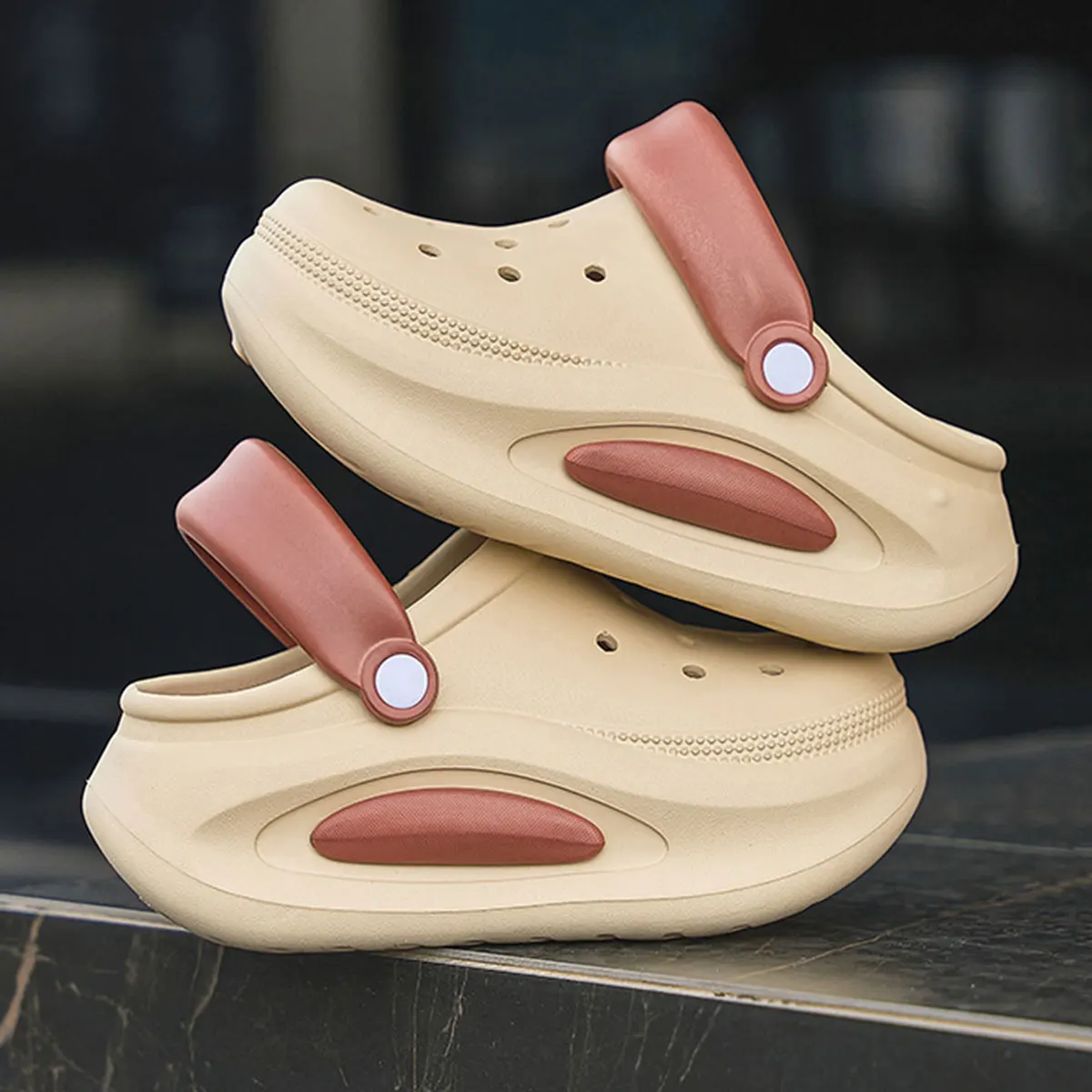 Thick Soled Raised Hole Shoes 2024 Summer New Comfortable Internet Celebrity Anti Slip Couple EVA Sandals For External Wear