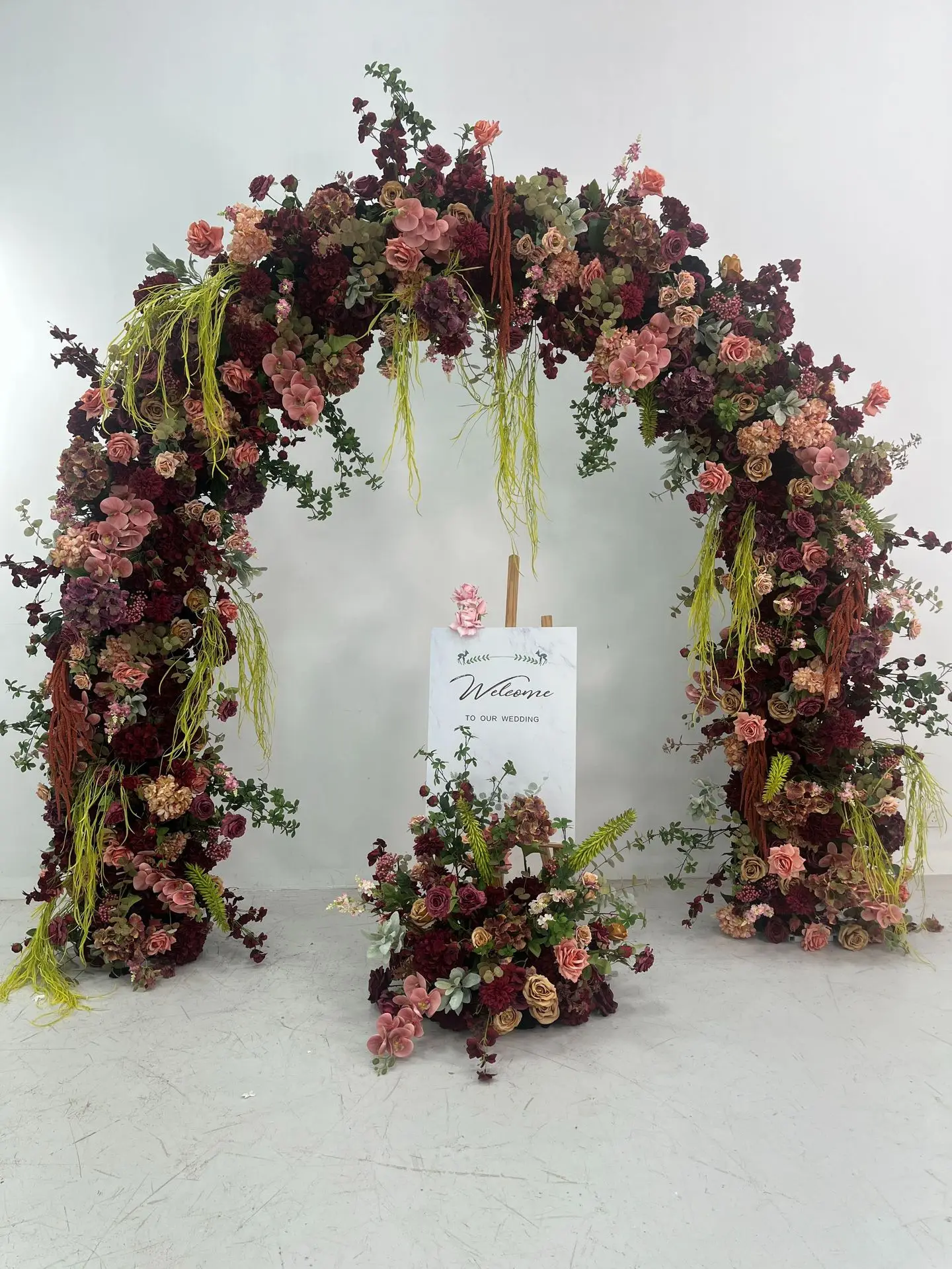 2,4M Tiefrot U-förmiger Künstlicher Blumenbogen Hochzeits-Hintergrund Bühnen- und Schaufensterdekoration für Outdoor-Events Blumendekoration Großhandel – Detail 1