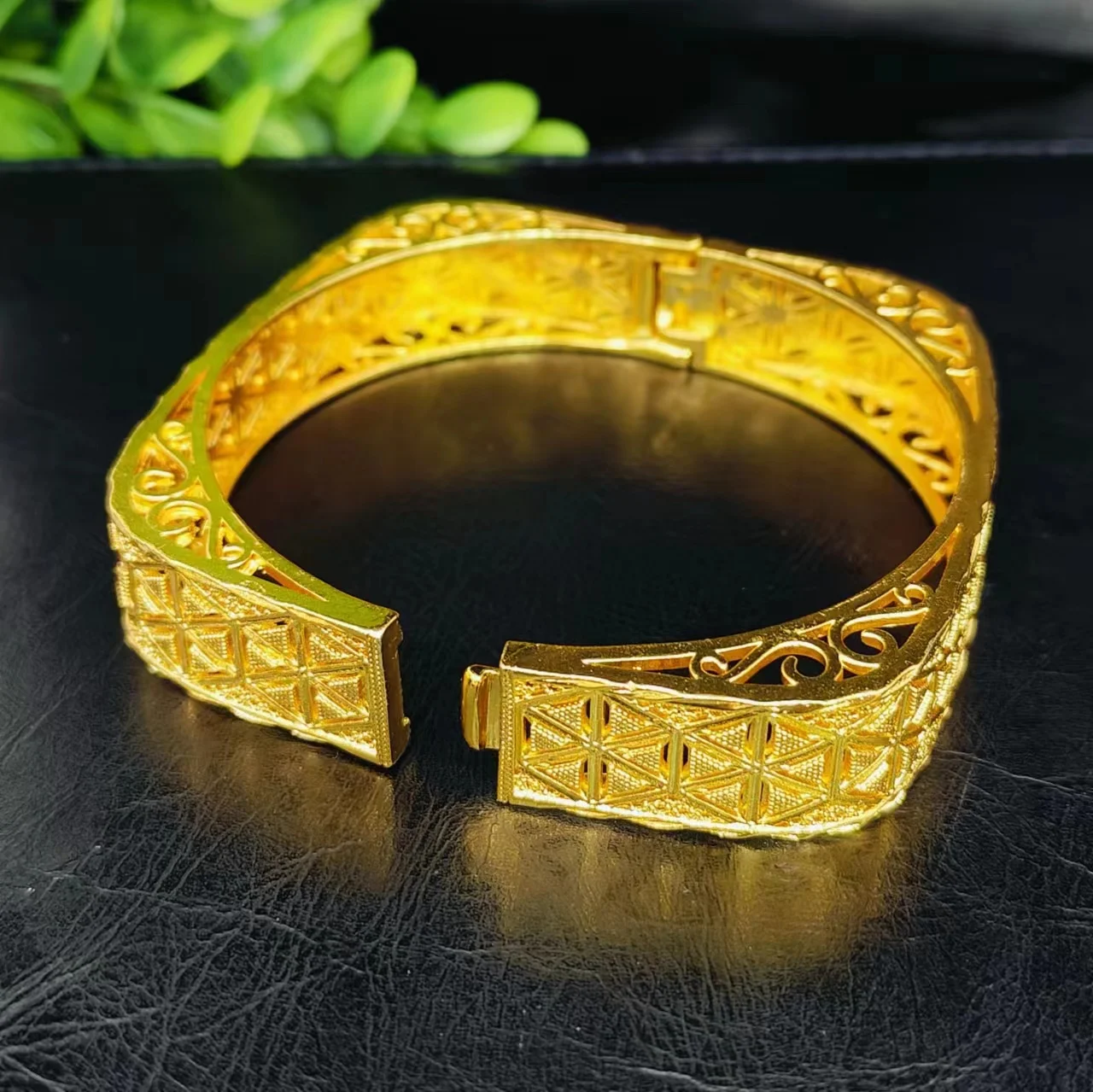 4pcs Fashion ladies gold-plated bracelet Middle East Dubai bride wedding dress Accessories Holiday gift African hand jewelry