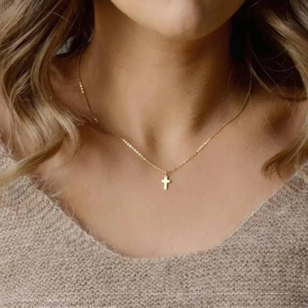 

Simple Fashion Copper Plated Real Gold Cross Necklace Creative Personality Chain Necklace for Female Coraline Jewelry
