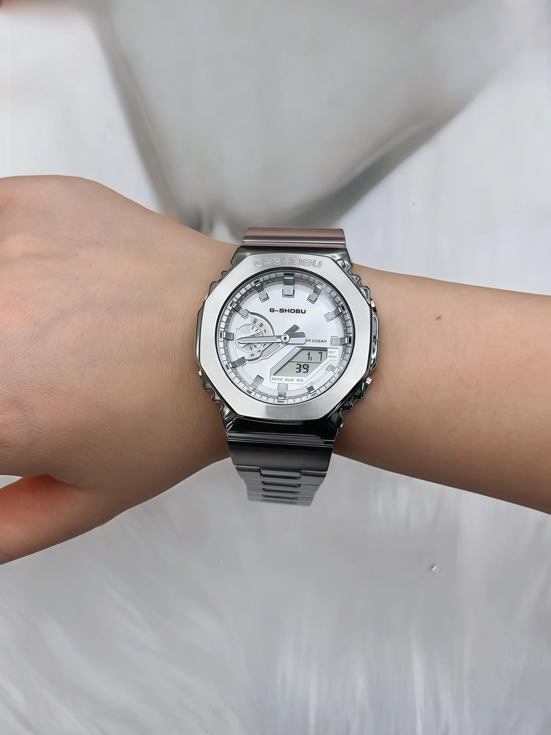 

Iced Out Watch Unisex Sports Watch, Alloy Case, Folding Clasp, World Time, Full-Featured, Dual Display, Oak Series