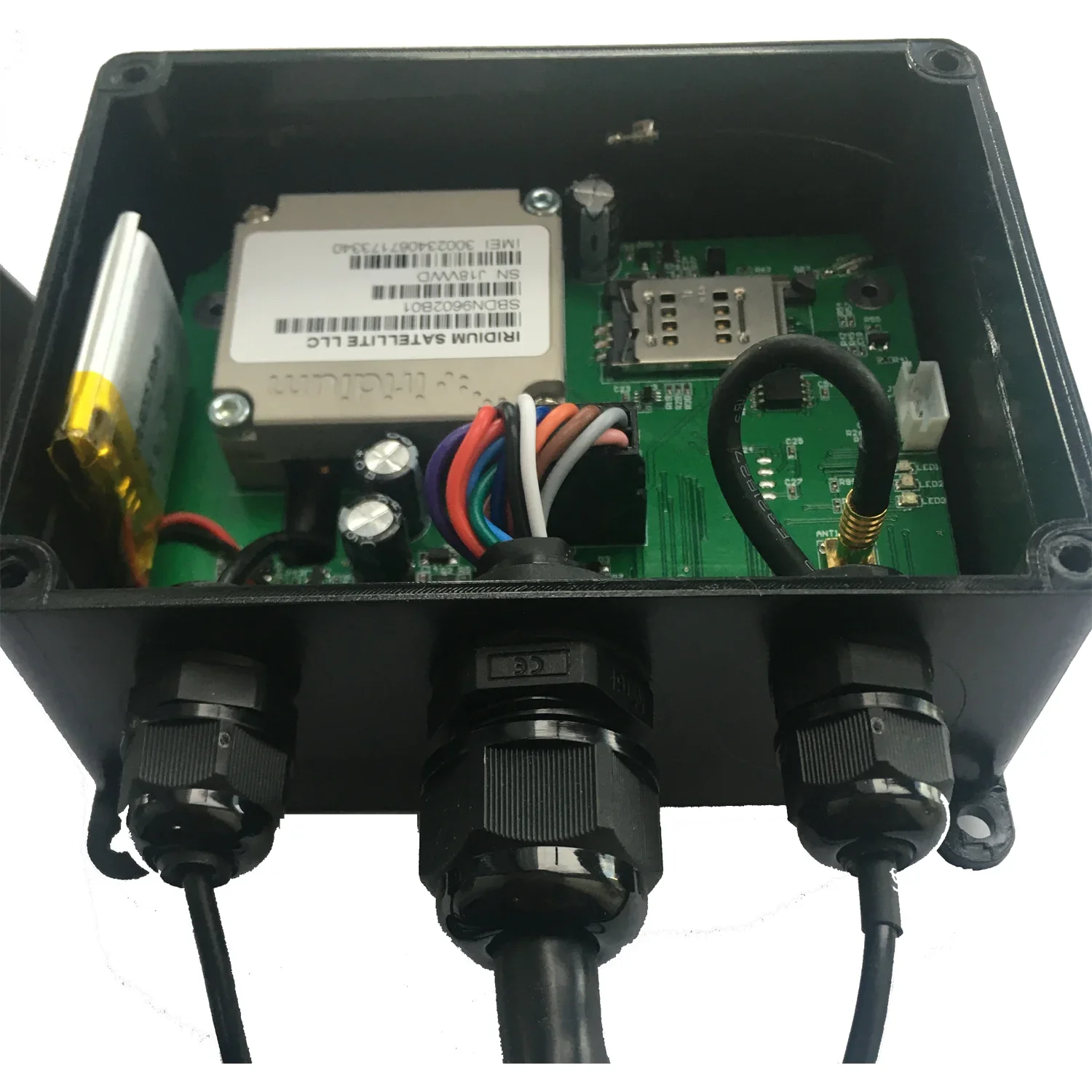 Satellite GPS tracker with SBD transceiver two-way communication and tracking system for Fleet Management