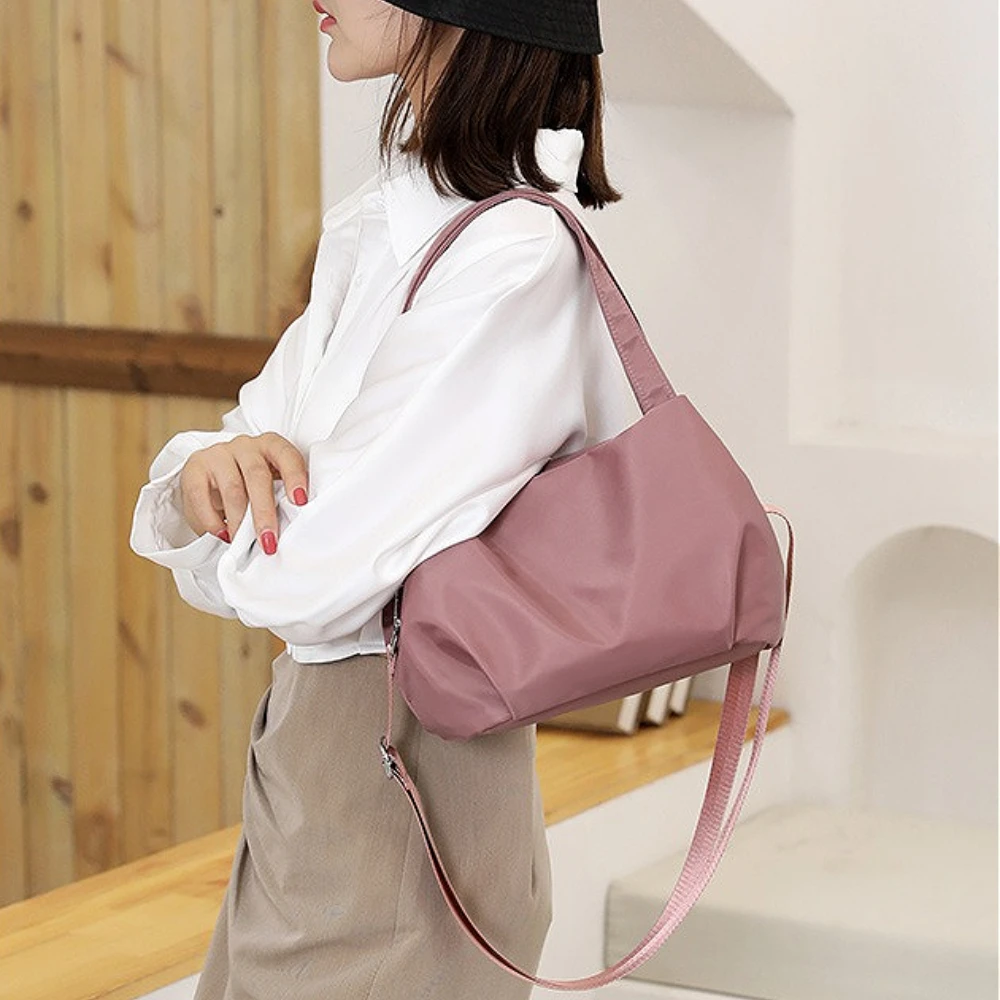 Geräumige Tragetasche aus Nylon |   Wasserbeständiges, federleichtes, festes Farbton |   Trendiger, lässiger Stil für Damen zum Tragen von Schultern und Achseln