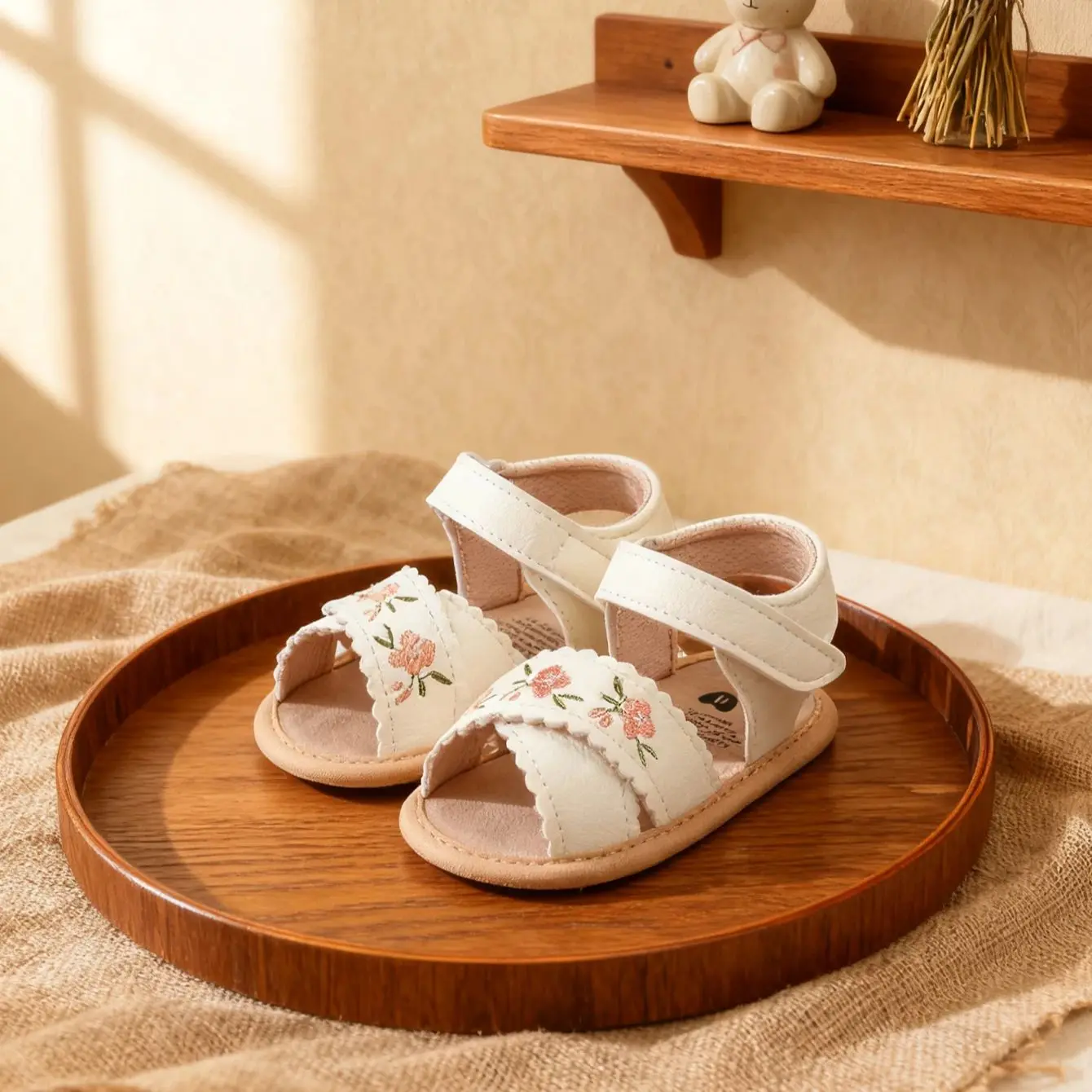 

Baby Girl Sandals 2025 New Summer Embroidery Baby Girl Casual Beach Shoes Little Princess Sandals Sweet and Cute