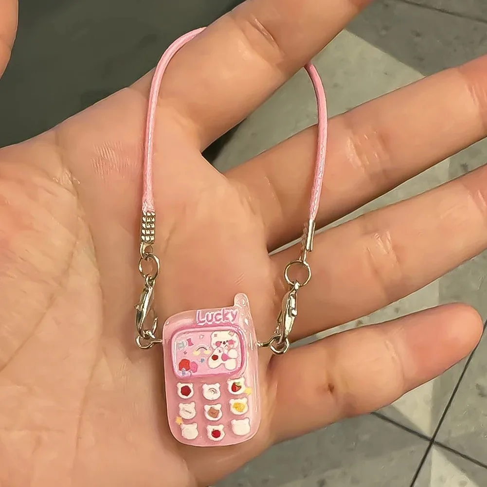 زخرفة قلادة صغيرة للهاتف المحمول لـ 15-17 سنتيمتر Labubu-إكسسوار بيت الدمى اللطيف وهدية زوجين حلوة لدمى الكرتون