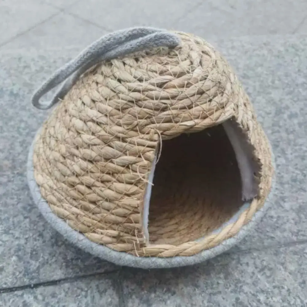 Cottage Style Weaved Bird House Breathable Hand-Woven Hanging Parrot Nest Vintage Outdoor Bird Shelter Outdoor Garden