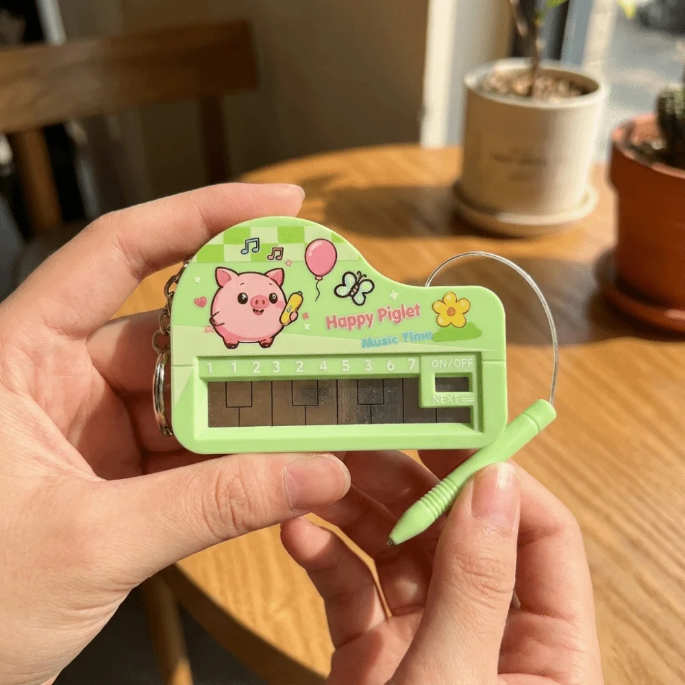 Portable Electronic Piano Keychain Novelty Built-In Sound Musical Instrument Keychain Penguin Cartoon Rabbit
