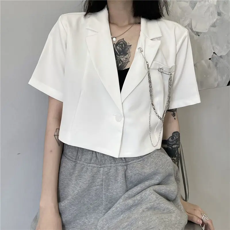 เสื้อเบลเซอร์ผู้หญิง สไตล์สตรีทแวร์ แต่งโซ่เท่ๆ แบบครอป แขนสั้น ชิคๆ สไตล์ฮาราจูกุ เข้าได้กับทุกชุด สวมใส่สบาย แฟชั่นเสื้อผ้าสำหรับวัยรุ่น เสื้อนอกผู้หญิง