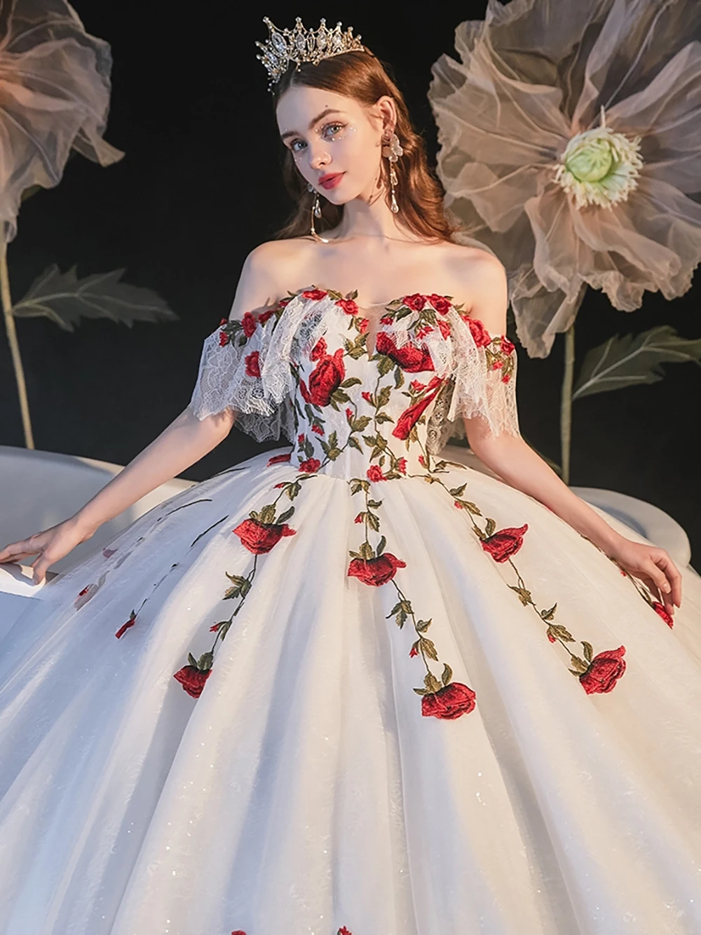 Rose Embroidered Puffy Blossom Wedding Photography Dress Custom Made Off Shoulder Flowers Bridal Gowns Detachable Long Sleeves