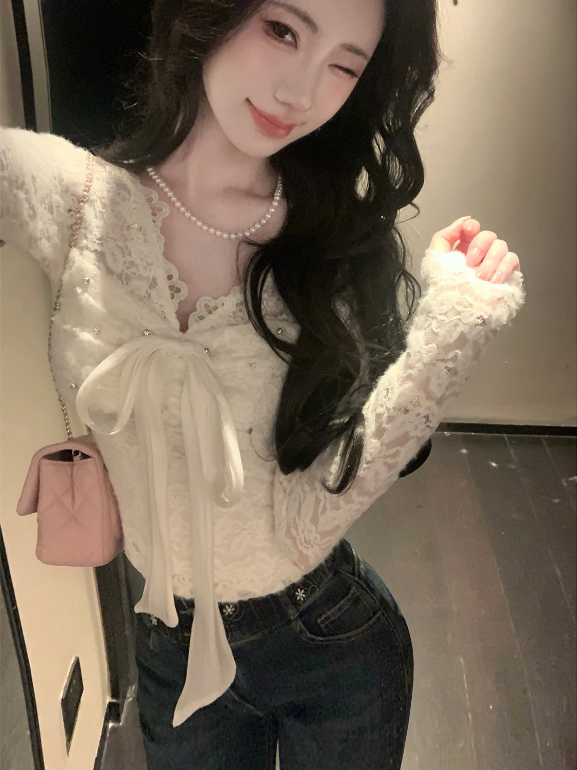 

Женская блузка с длинным рукавом, V-образным вырезом, кружевом и поясом-завязкой, осенне-зимняя новинка, модный женский топ