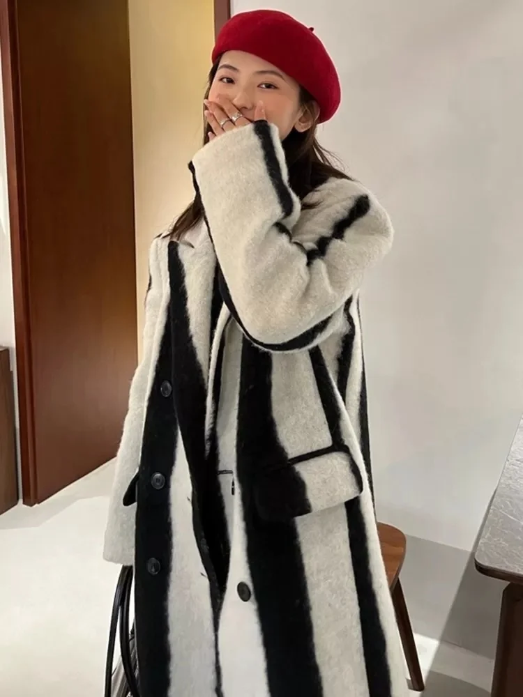 UCXQ Vintage Black White Color Block Striped Thick Warm Woolen Coat Spring Summer Streetwear Y2k Women Outerwear Tide 10AB4686