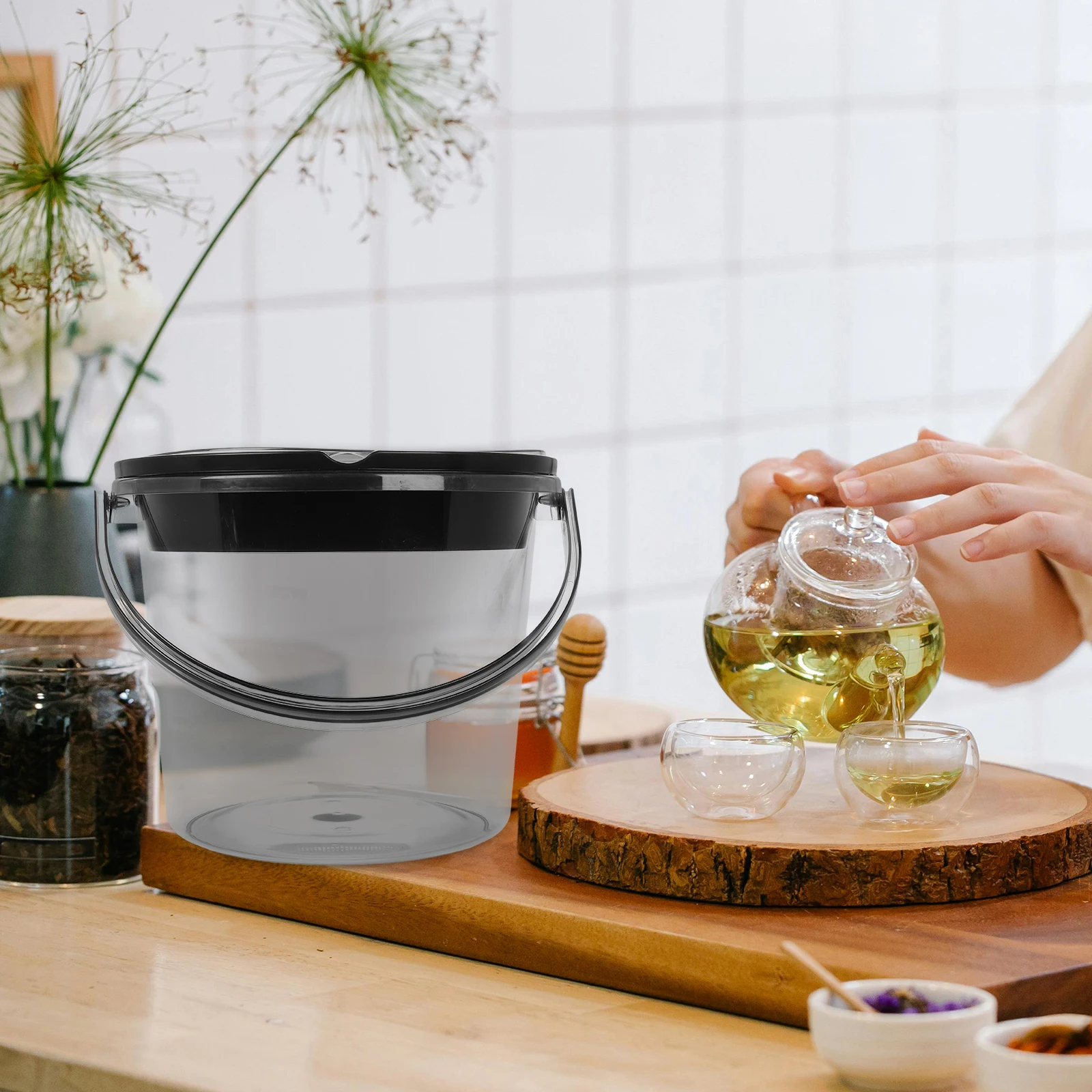 

H held Tea Residue Bucket Portable Kitchen Compost Bin Trash Can Lid for Indoor Outdoor Separating Tea Leaves Water through