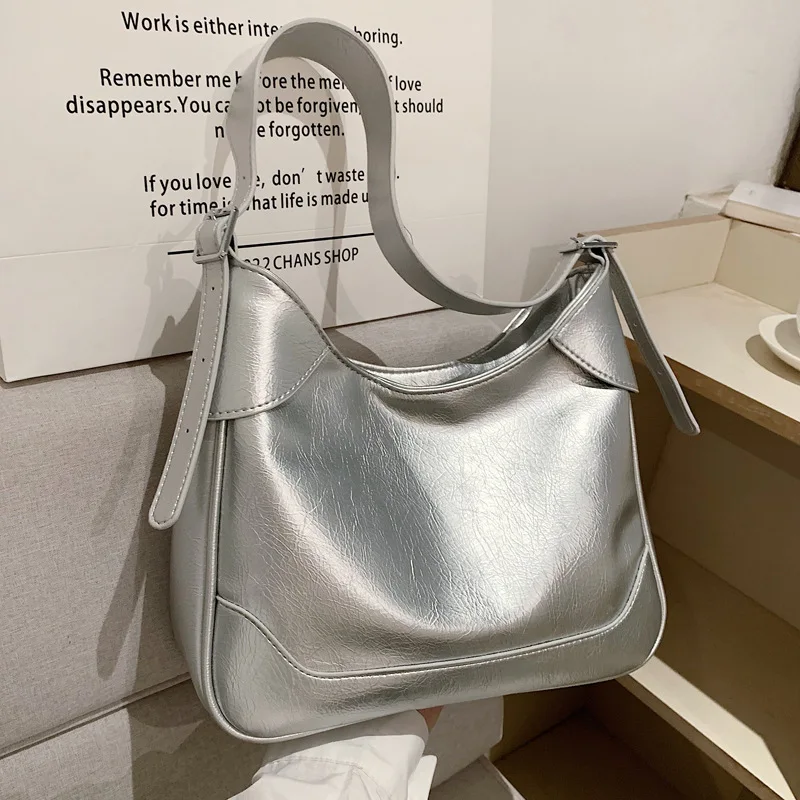 Simple Commuter Large Capacity Bag Female 2023 Brand New Summer High Quality Fashion Texture Tote Bag Retro Casual Shoulder Bag