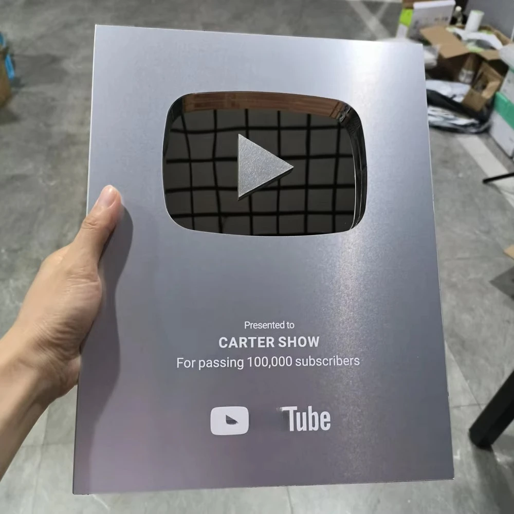 100K/1000K Latest Alloy Nameplates Honor Shields Trophies Medals Metal Plaques with Gold  Silver UV Printing For YouTube Awards