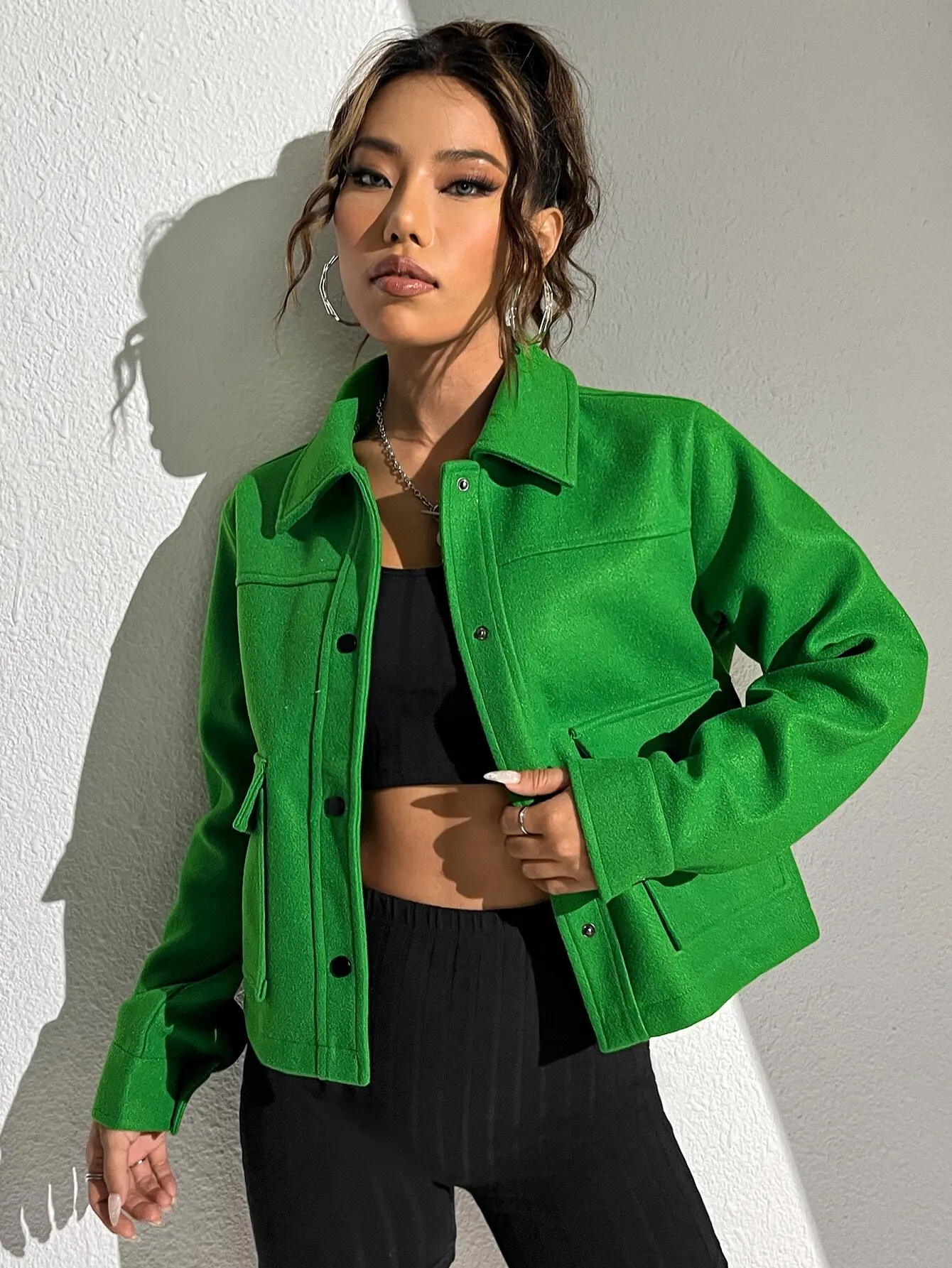 

Vibrant Green Cropped Button-Up Jacket with Flap Pockets and Collar